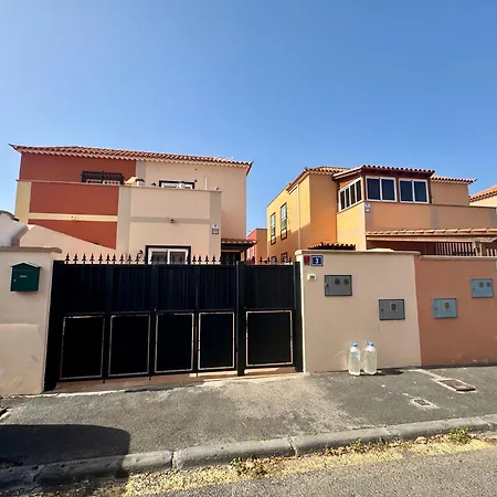 Feriehus Lovely Terraced House In Costa Del Silencio *