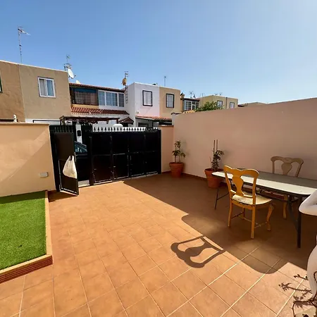 Feriehus Lovely Terraced House In Costa Del Silencio *