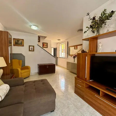 Lovely Terraced House In Costa Del Silencio Arona (Tenerife)