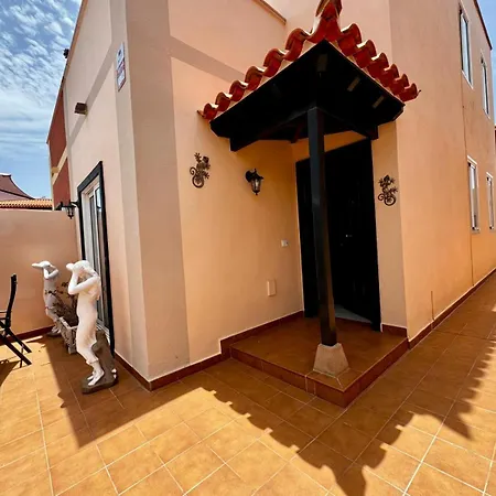 Lovely Terraced House In Costa Del Silencio