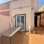 Lovely Terraced House In Costa Del Silencio בית נופש